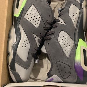 Youth size 7 Air Jordan Retro 6GG low